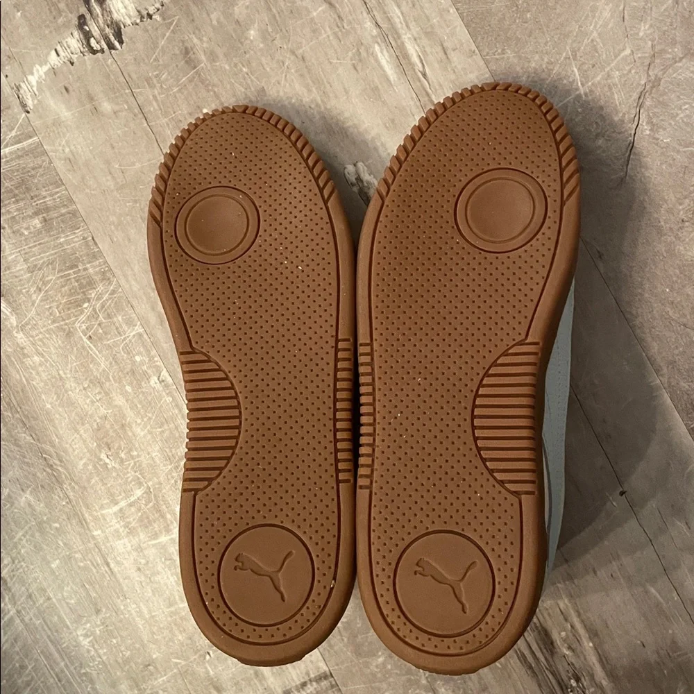 Womens Puma Shoes - Picture 4 of 8